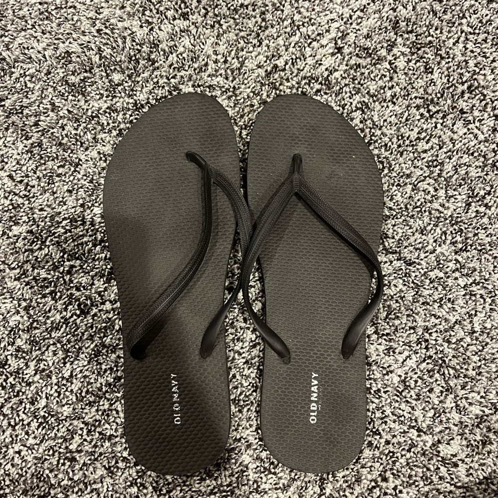 Old Navy Sleek Black Sandals